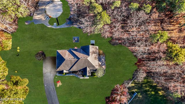 2 Woods Edge Drive, Jackson, NJ 08527