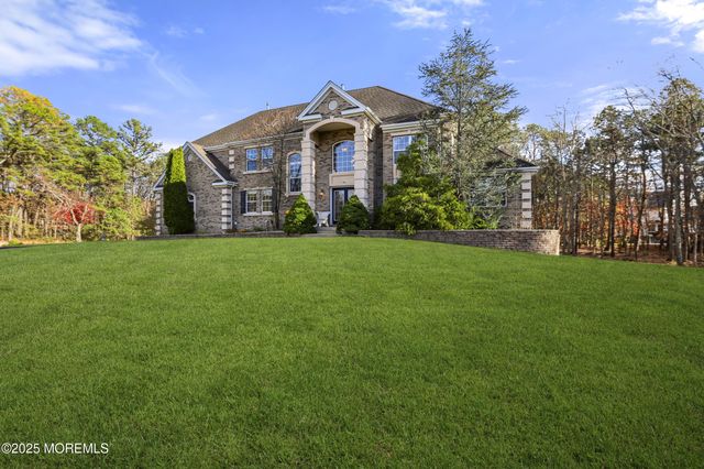 2 Woods Edge Drive, Jackson, NJ 08527