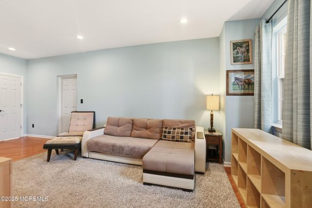 2 Woods Edge Drive, Jackson, NJ 08527