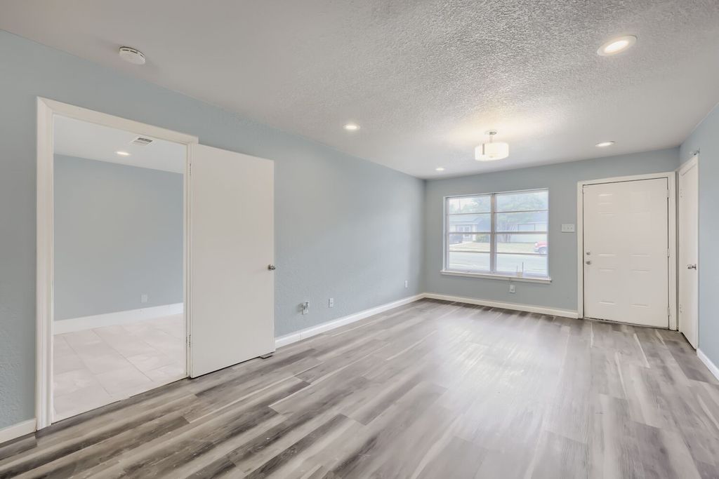 2706 Dewitt Street, Irving, TX 75062 — photo 4