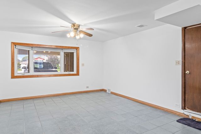 7915 Massasoit Avenue, Burbank, IL 60459