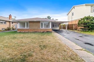 7915 Massasoit Avenue, Burbank, IL 60459