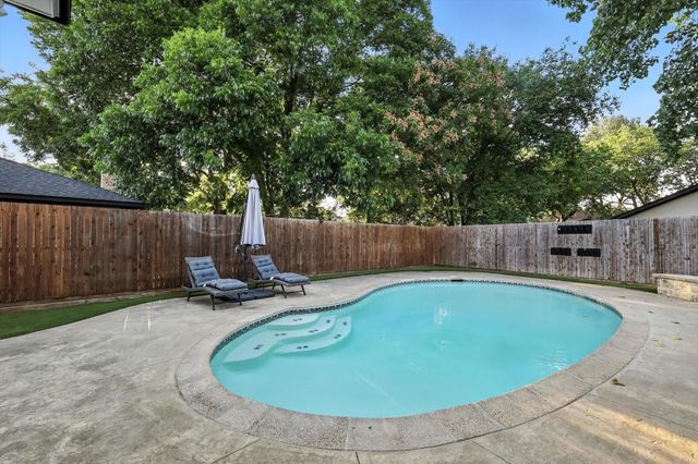 2902 Panhandle Drive, Grapevine, TX 76051