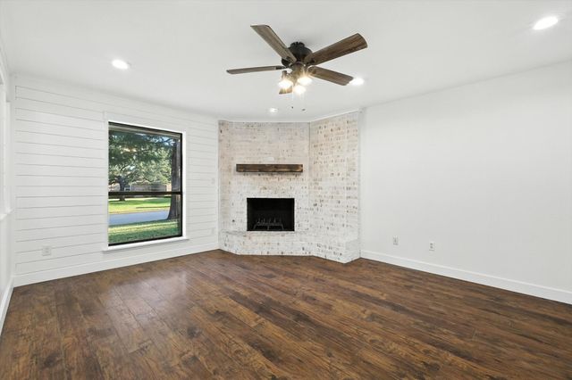 2902 Panhandle Drive, Grapevine, TX 76051