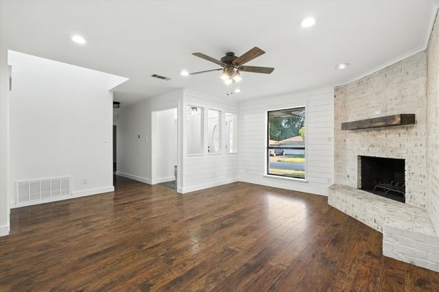 2902 Panhandle Drive, Grapevine, TX 76051