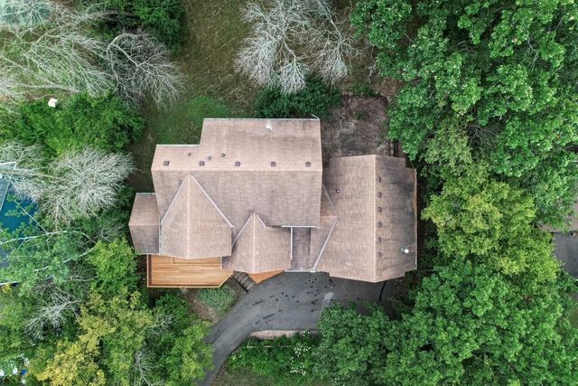 9848 Oak Shore Drive, Lakeville, MN 55044