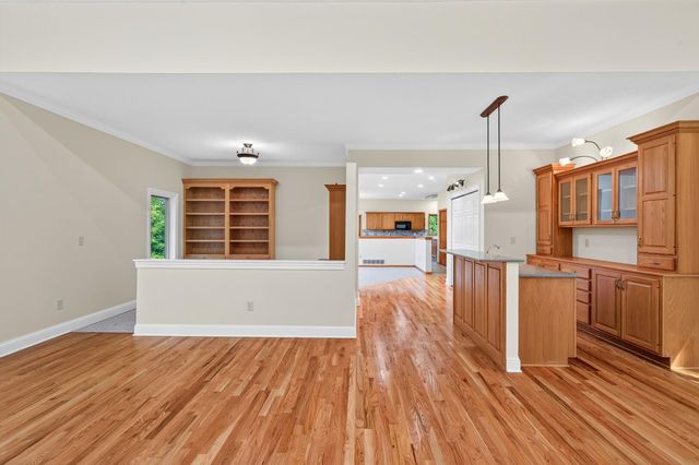 9848 Oak Shore Drive, Lakeville, MN 55044