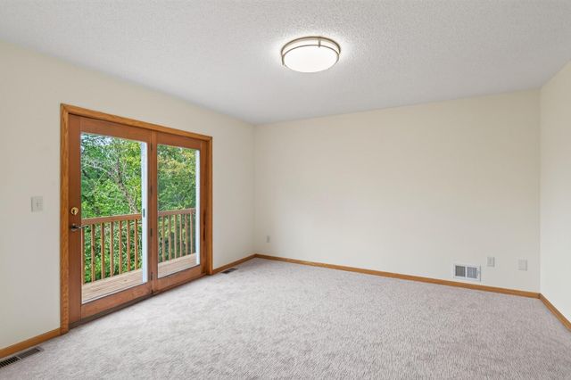 9848 Oak Shore Drive, Lakeville, MN 55044