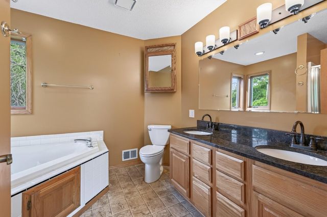 9848 Oak Shore Drive, Lakeville, MN 55044