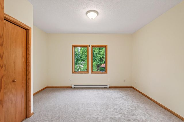 9848 Oak Shore Drive, Lakeville, MN 55044