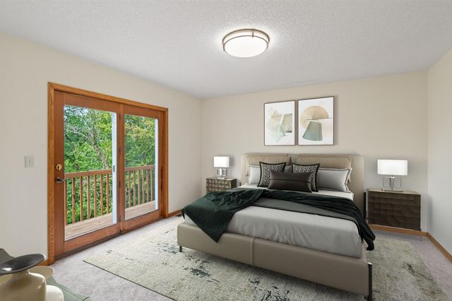 9848 Oak Shore Drive, Lakeville, MN 55044