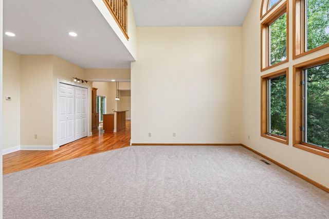 9848 Oak Shore Drive, Lakeville, MN 55044