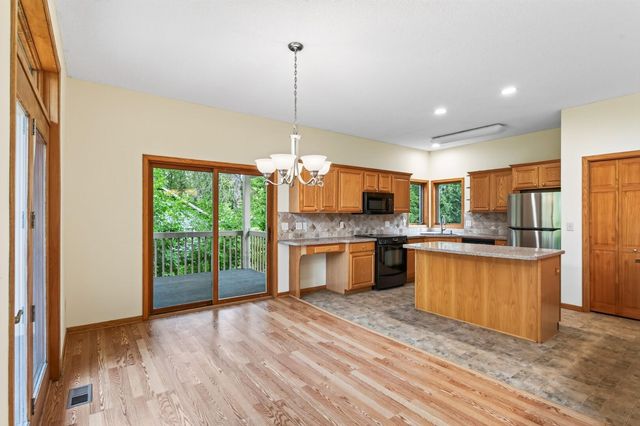 9848 Oak Shore Drive, Lakeville, MN 55044