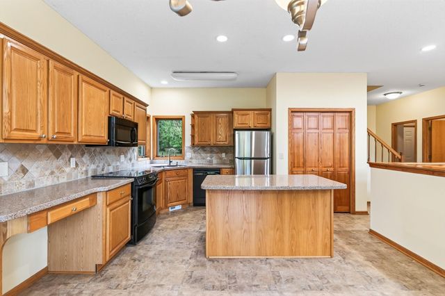 9848 Oak Shore Drive, Lakeville, MN 55044