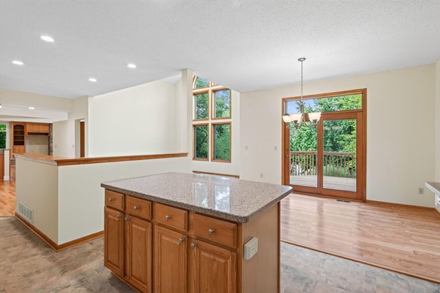 9848 Oak Shore Drive, Lakeville, MN 55044