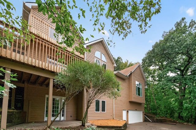 9848 Oak Shore Drive, Lakeville, MN 55044