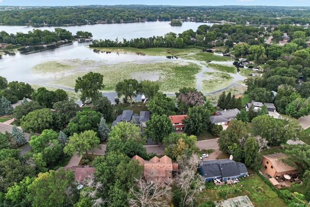 9848 Oak Shore Drive, Lakeville, MN 55044