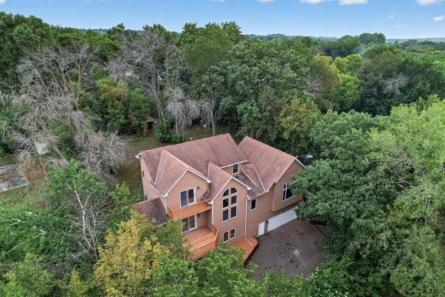 9848 Oak Shore Drive, Lakeville, MN 55044