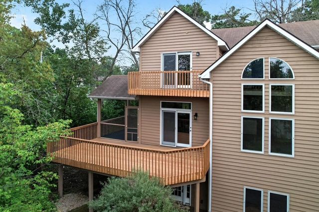 9848 Oak Shore Drive, Lakeville, MN 55044