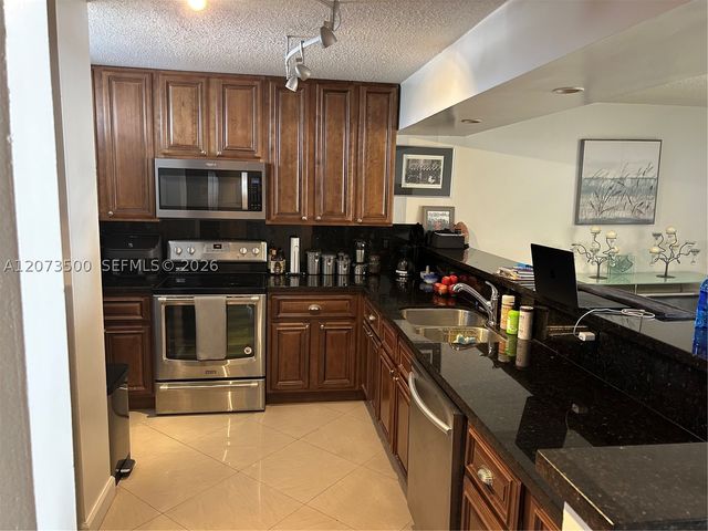 6450 Collins Ave 707, Miami Beach, FL 33141