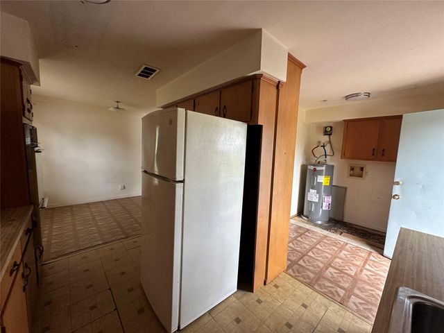 2570 Stadium Drive, Alvin, TX 77511
