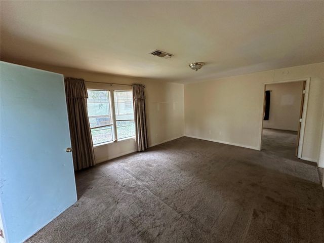 2570 Stadium Drive, Alvin, TX 77511