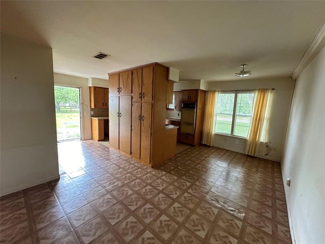 2570 Stadium Drive, Alvin, TX 77511