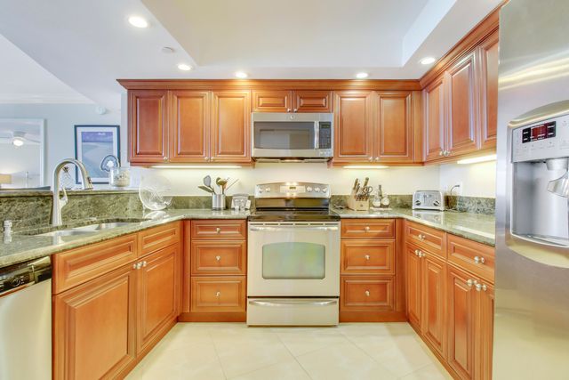 3000 N Ocean Drive N 23d, Singer Island, FL 33404