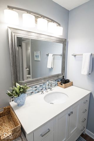 9709 River Oak Lane E, Fishers, IN 46038