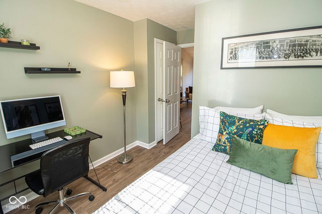 9709 River Oak Lane E, Fishers, IN 46038