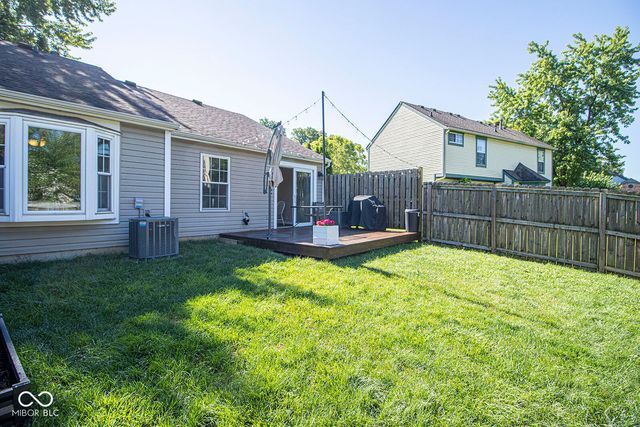 9709 River Oak Lane E, Fishers, IN 46038