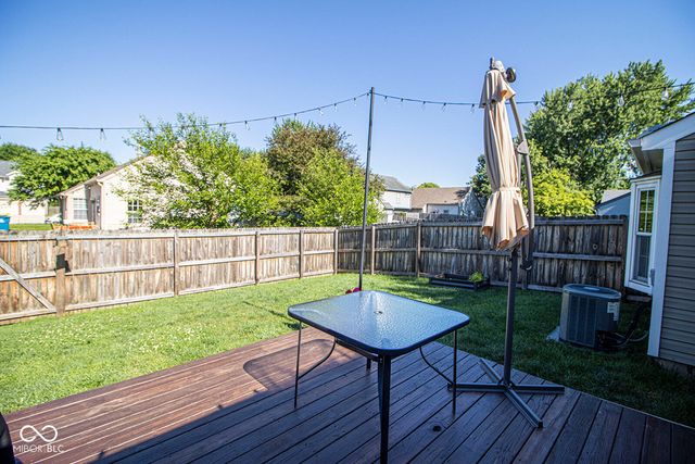 9709 River Oak Lane E, Fishers, IN 46038