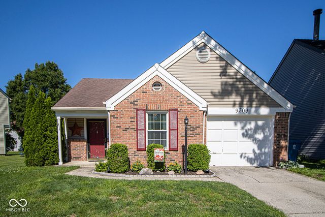 9709 River Oak Lane E, Fishers, IN 46038