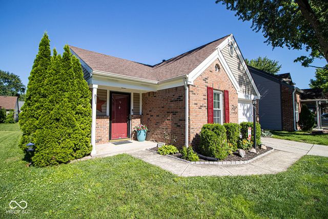 9709 River Oak Lane E, Fishers, IN 46038