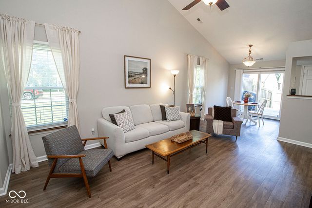 9709 River Oak Lane E, Fishers, IN 46038