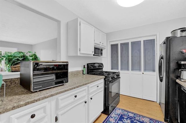1004 Vicksburg Place, Atlanta, GA 30350