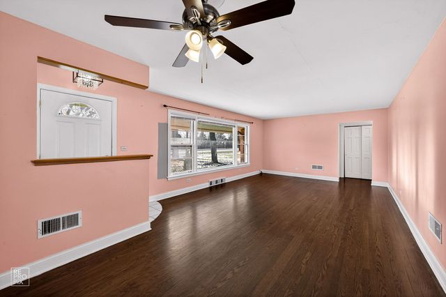 304 E Golf Road, Mount Prospect, IL 60056