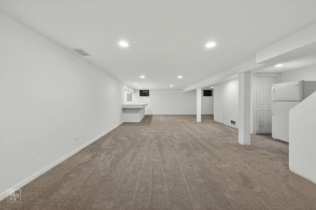 304 E Golf Road, Mount Prospect, IL 60056