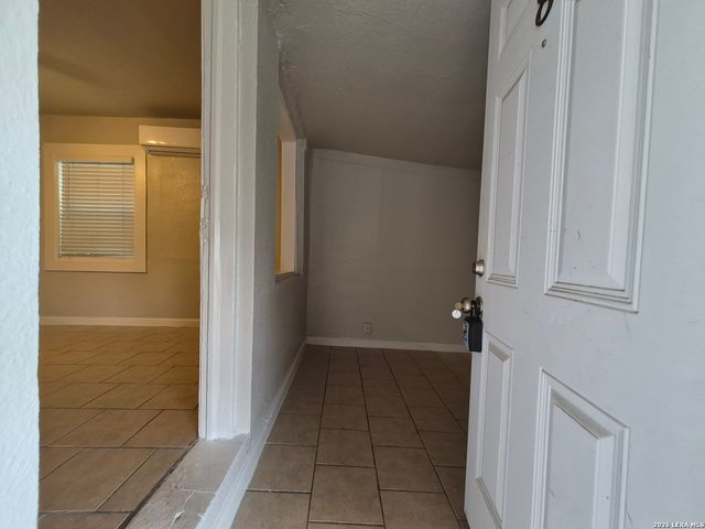 115 Caldwell St Apt 8, San Antonio, TX 78223