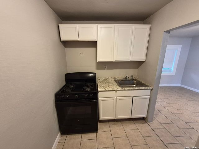 115 Caldwell St Apt 8, San Antonio, TX 78223