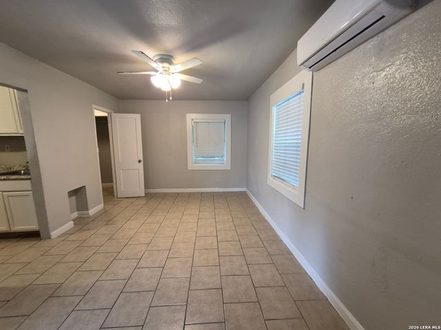115 Caldwell St Apt 8, San Antonio, TX 78223