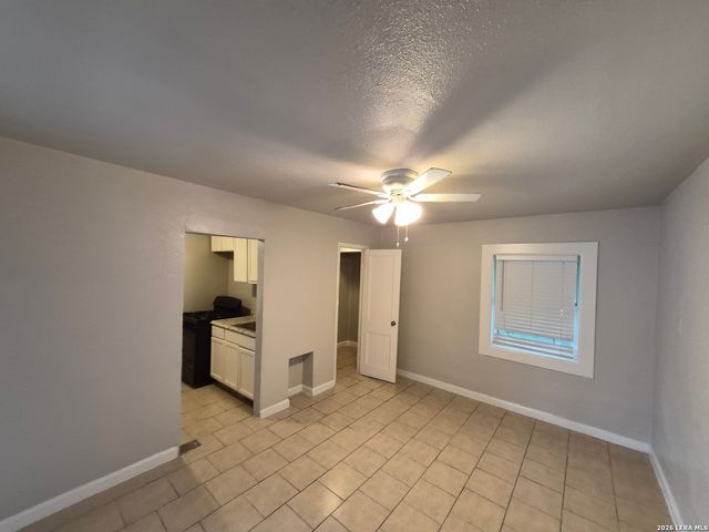 115 Caldwell St Apt 8, San Antonio, TX 78223