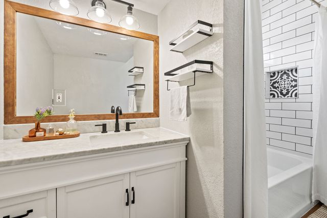 3901 Travis Street 121, Dallas, TX 75204