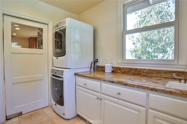579 E Sierra Madre, Azusa, CA 91702
