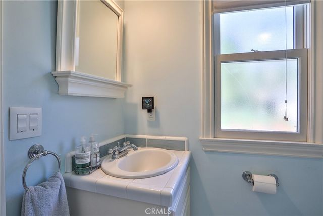 579 E Sierra Madre, Azusa, CA 91702