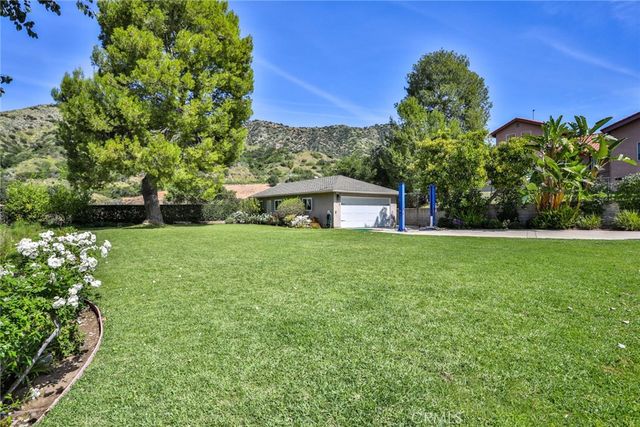 579 E Sierra Madre, Azusa, CA 91702