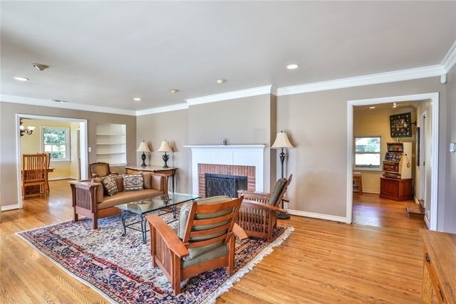 579 E Sierra Madre, Azusa, CA 91702