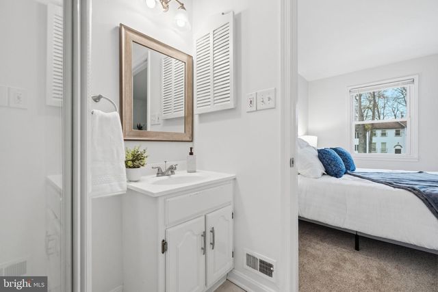 2938 ESPANA CT, Fairfax, VA 22031