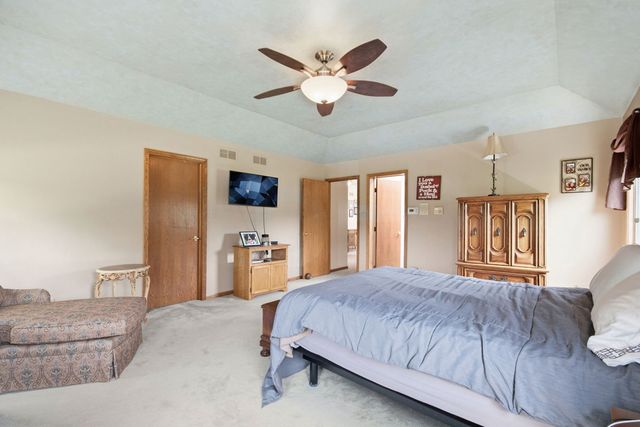 1223 Leinster Drive, Lemont, IL 60439