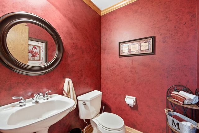 1223 Leinster Drive, Lemont, IL 60439
